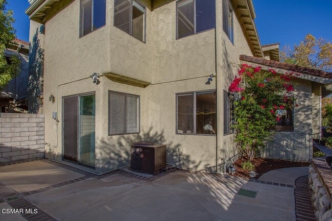 Building Photo - 29712 Strawberry Hill Dr