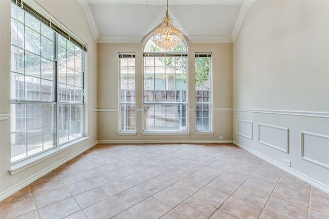 Building Photo - 1429 Sandlewood Dr