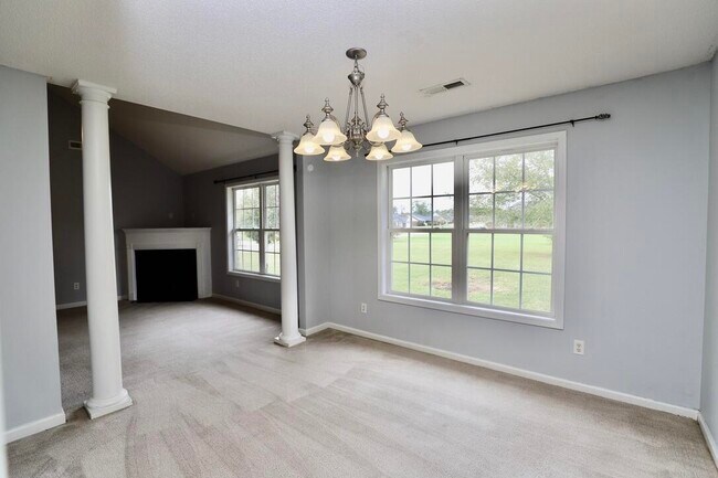 Building Photo - 60 Vinca Ct