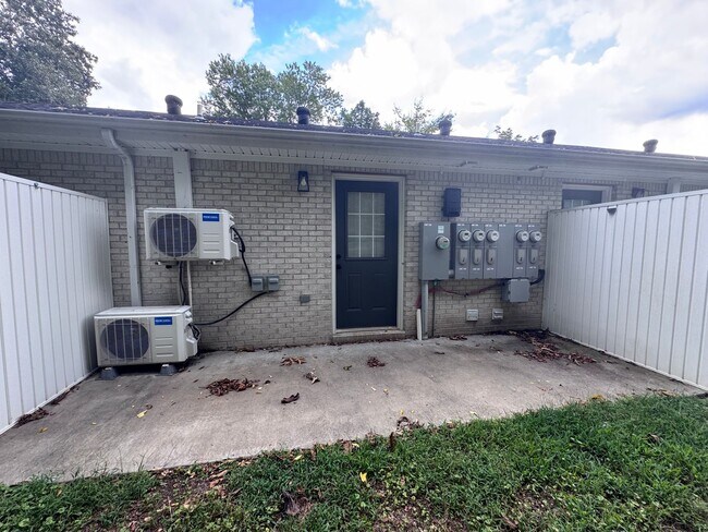 Building Photo - 1314 Poplar St