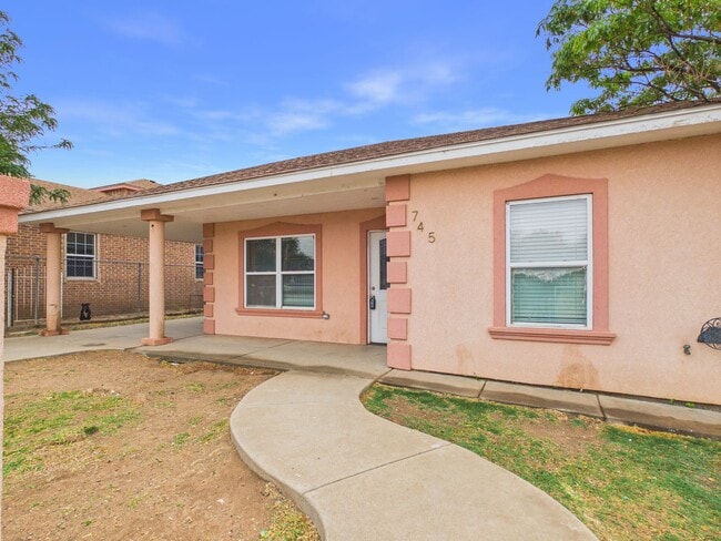 Building Photo - Nice 3 bedroom Duplex Rental