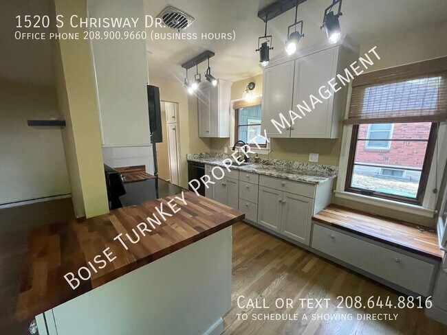 Building Photo - 1520 Chrisway Dr