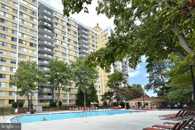 Building Photo - 301 N Beauregard St