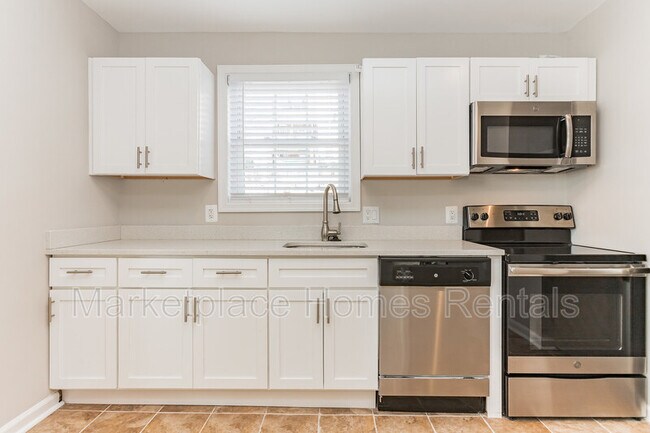 Building Photo - 1559 FORT DUPONT St SE