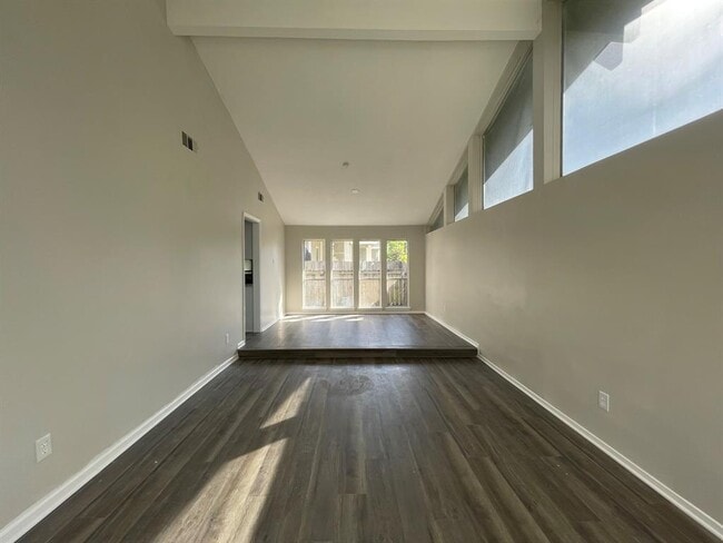 Building Photo - 10503 Cook Rd