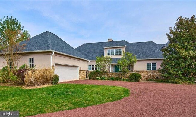 Building Photo - 12 Windermere Way