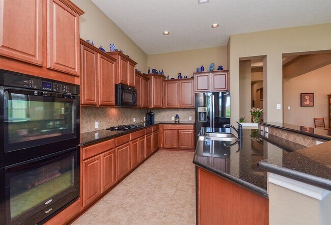 Building Photo - 2715 Farlow Ln