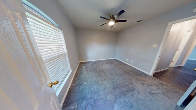 Building Photo - 106 Cedar Ridge Dr