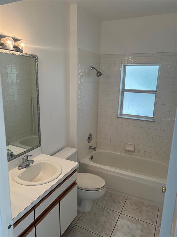 Building Photo - 3721 Pickwick Dr