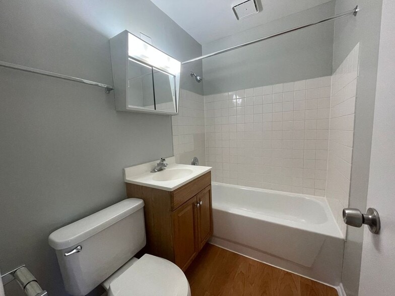 Building Photo - 4541 N Beacon St