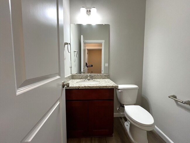 Building Photo - Well-Appointed 4BR/2.5BA Home with Spacious Living Areas & Modern Kitchen