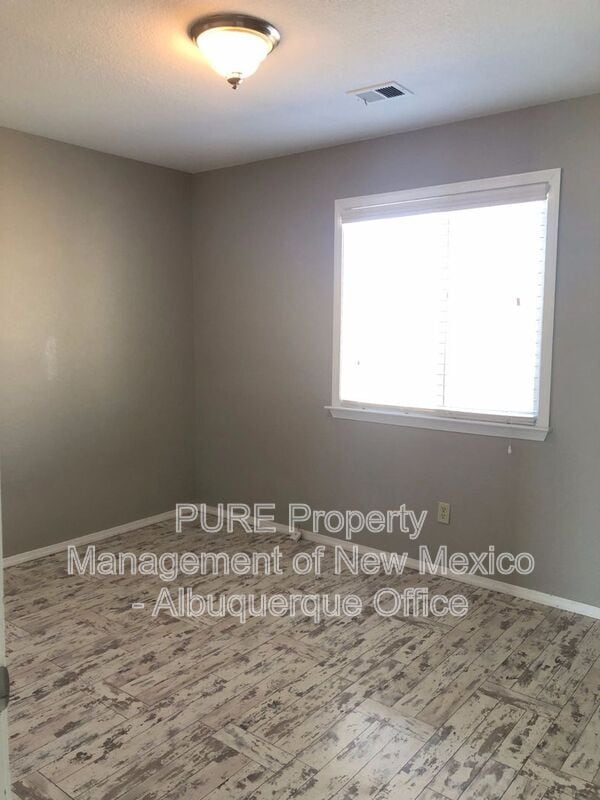 Building Photo - 4224 Applewood Dr