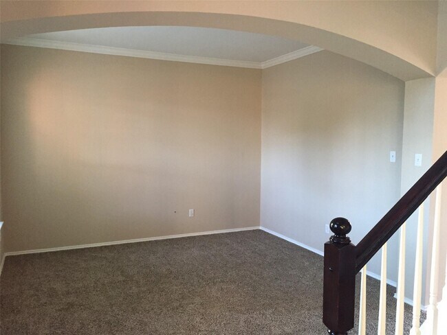 Building Photo - 3600 Lombardy Dr