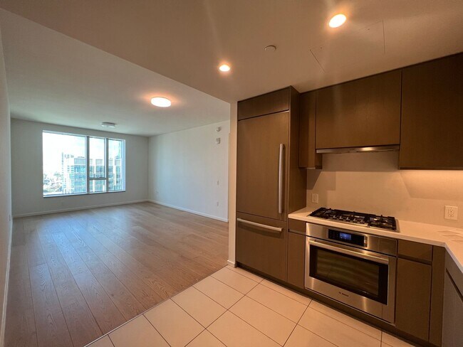 Building Photo - Luxury Executive Condo for Rent - DTLA
