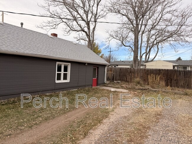 Primary Photo - 107 S Kendall St