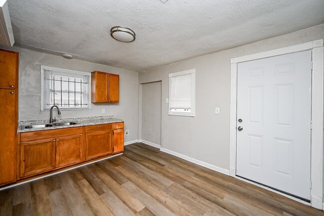 Building Photo - 7221 S Hall St