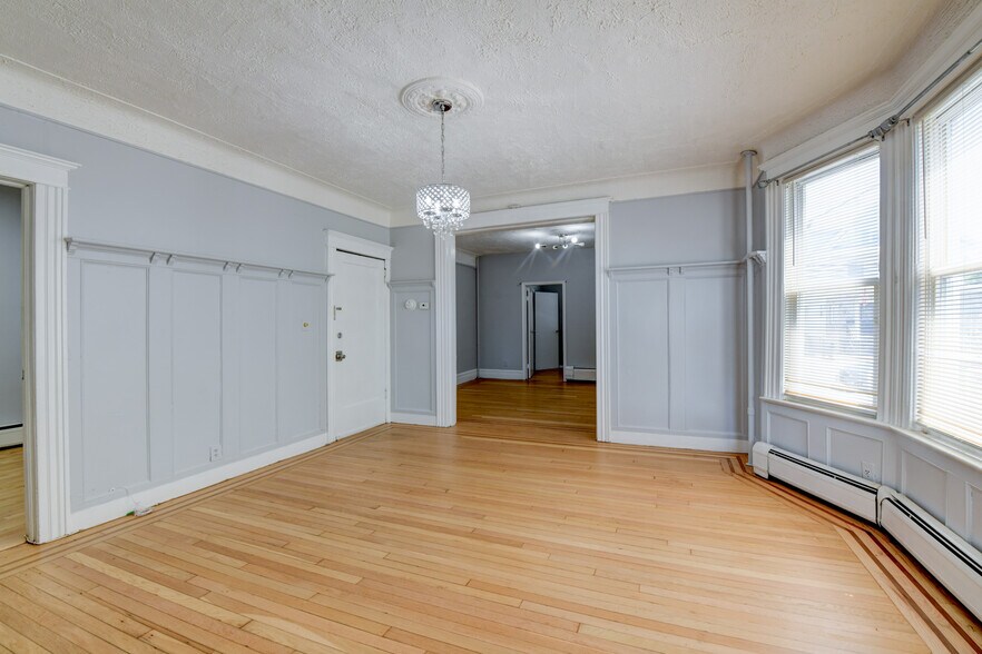 Building Photo - 433 74th St