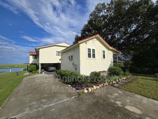 Building Photo - 337 Dogwood Ln