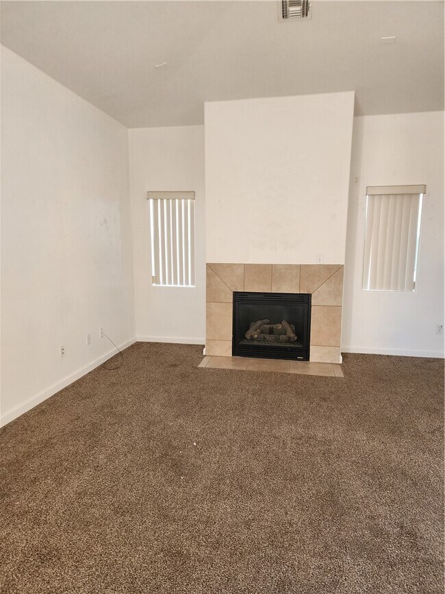 Building Photo - 2411 Stonebridge Dr