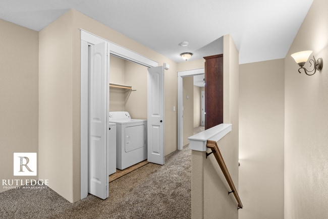 Building Photo - Gorgeous Townhome in Historic Jacksonville / 2 Master Suites