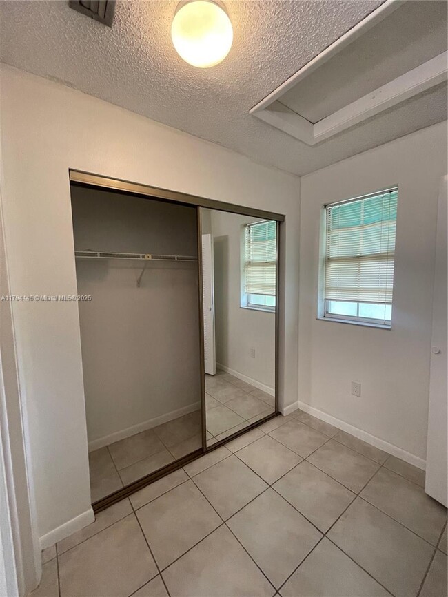 Building Photo - 12370 SW 52nd Pl