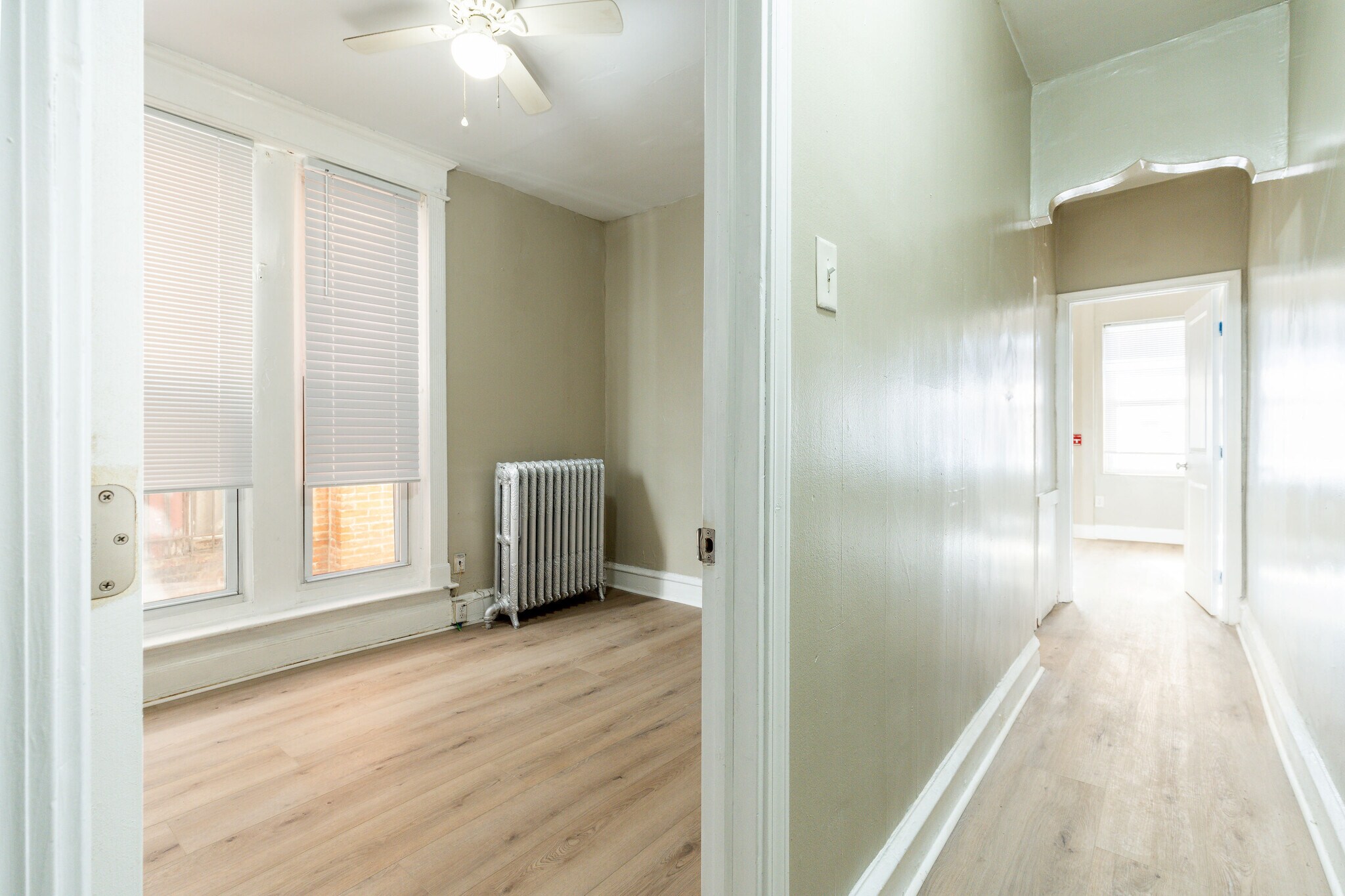 Building Photo - 3864 W Girard Ave