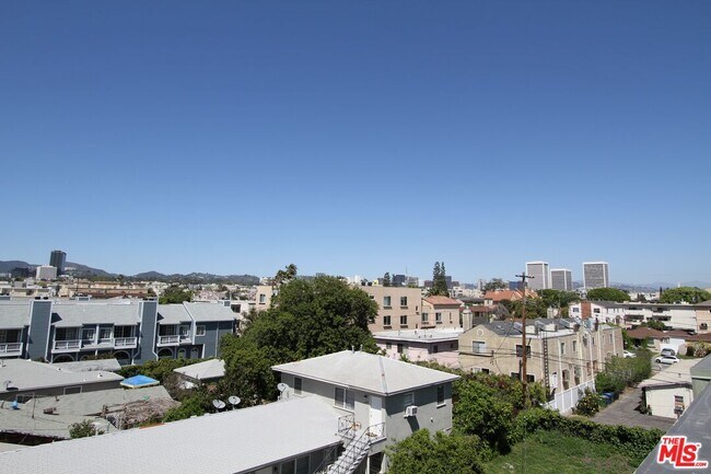 Building Photo - 11733 Missouri Ave