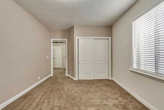 Building Photo - 498 Aspen Peak Dr