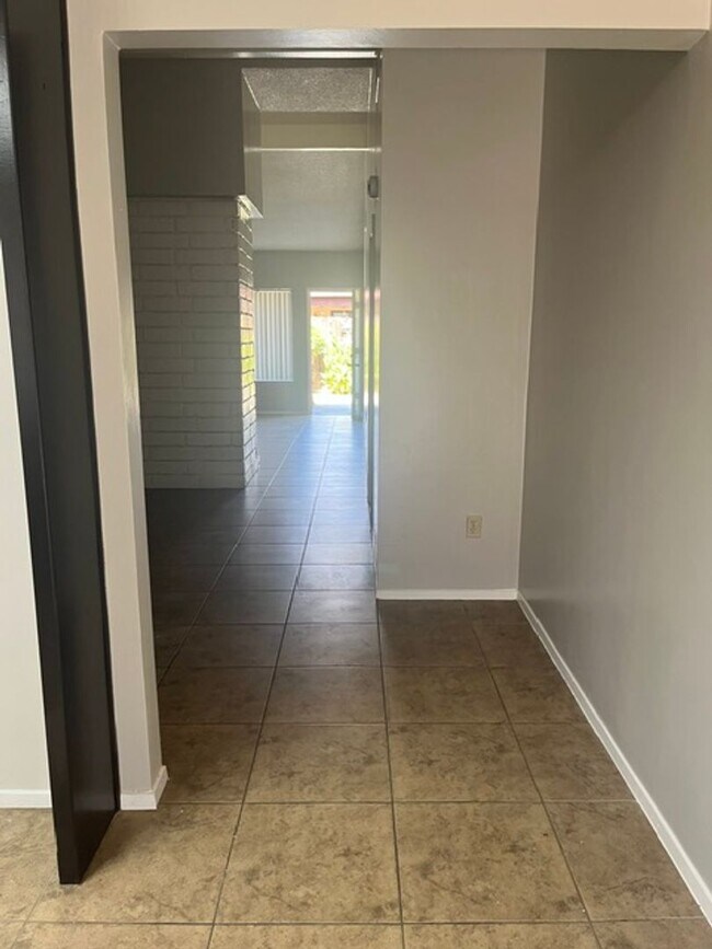 Building Photo - 7613 Quailwood Dr