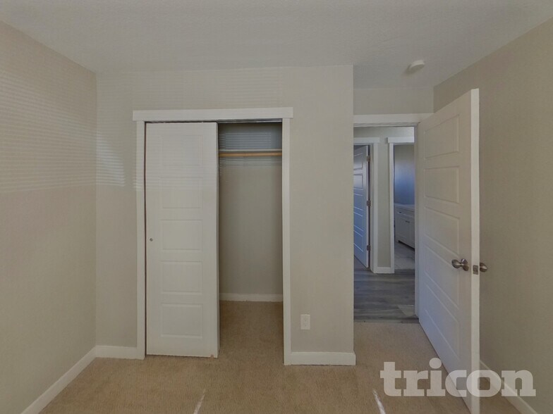 Building Photo - 1209 Capulin Dr