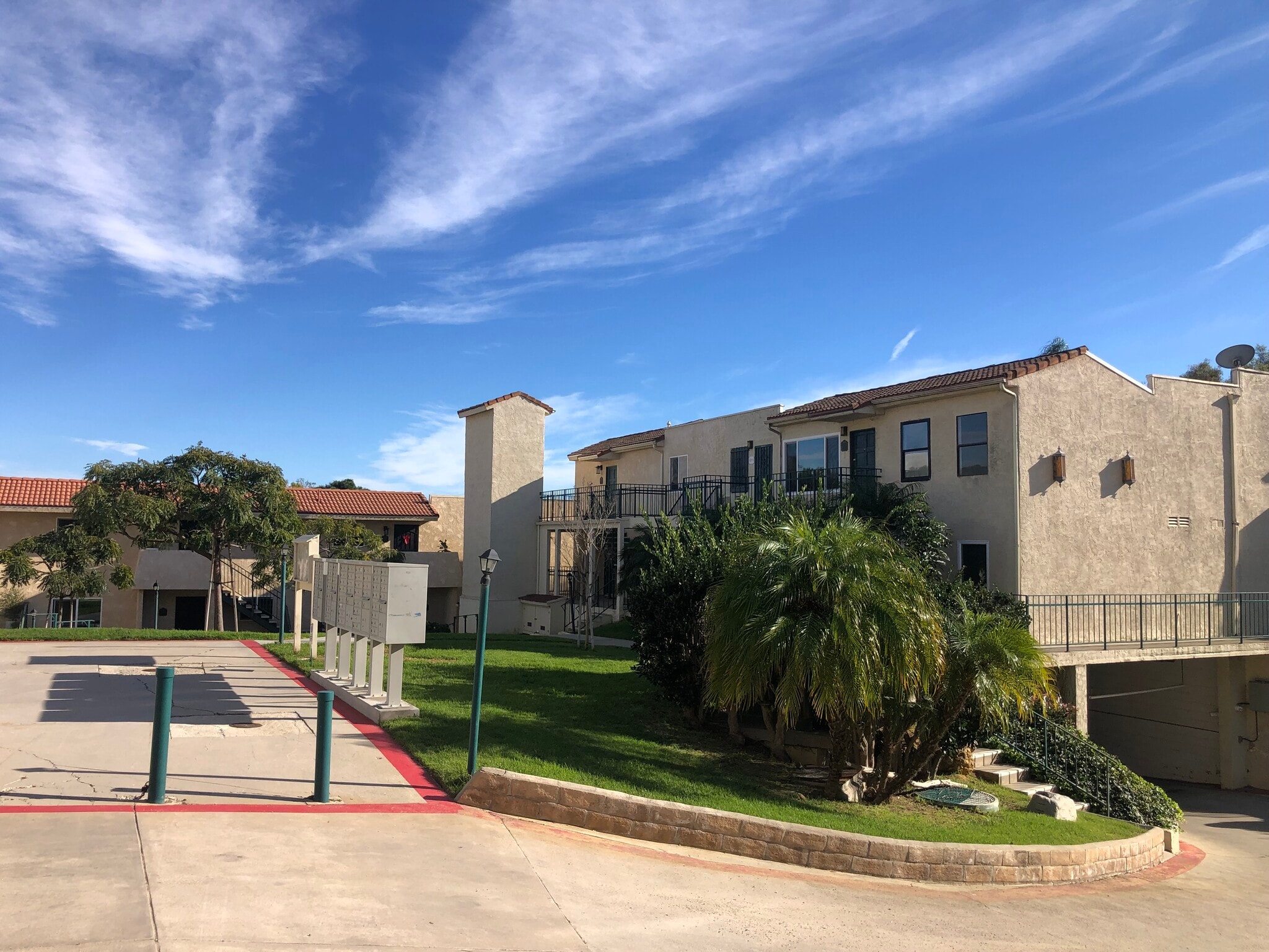 Building Photo - 6453 Kanan Dume Rd