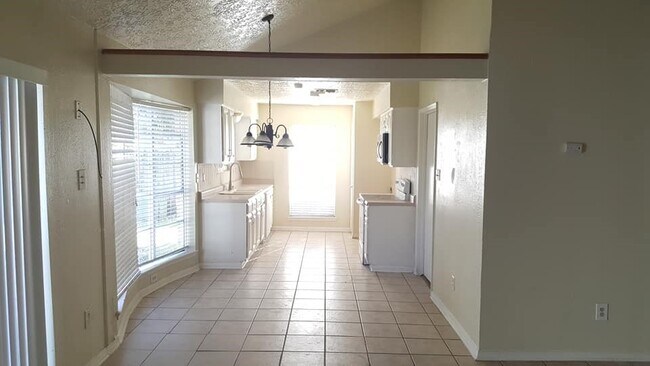 Building Photo - 10423 Tenneco Dr