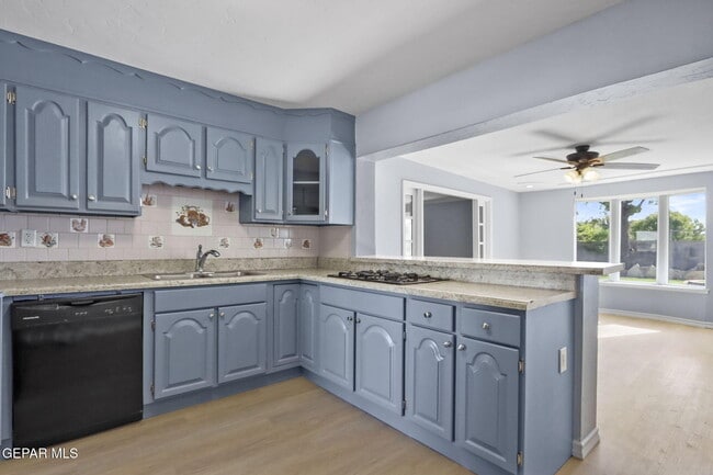 Building Photo - 390 Arvin Cir