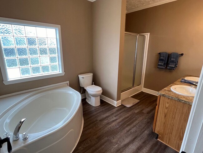 Building Photo - FURNISHED, Horse Farm Dream House