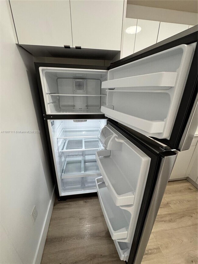 Building Photo - 1971 NW 2nd Ct