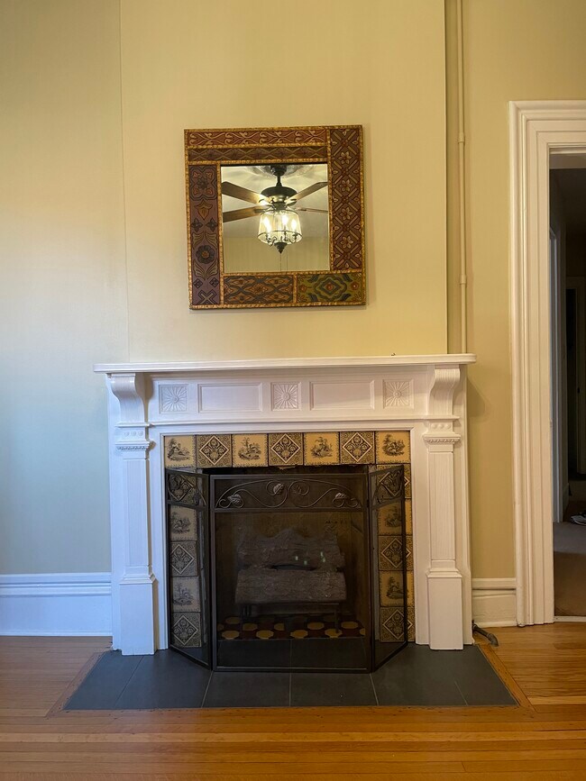 1st Bedroom - 471 Virginia St