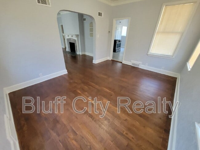 Building Photo - 925 N Trezevant St