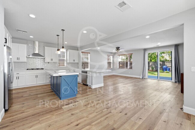 Building Photo - 2127 Ranch View Dr