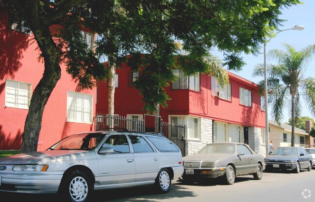 Building Photo - 728-734 Cerritos Ave