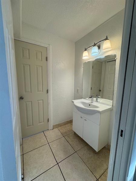 Building Photo - 1767 NE 49th Ct