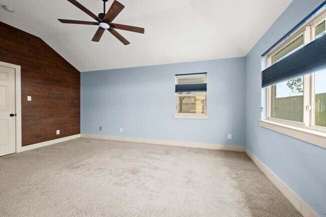 Building Photo - 1243 Willow Branch Dr