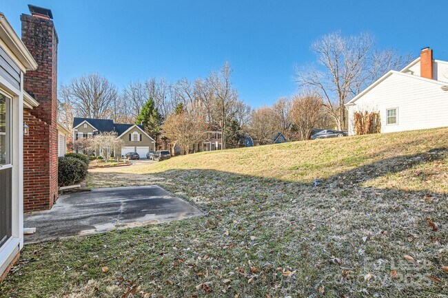 Building Photo - 7201 Canyon Dr