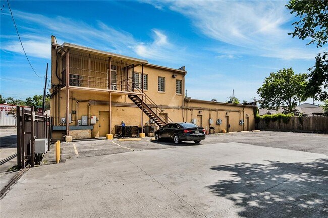 Building Photo - 5208 Harrisburg Blvd