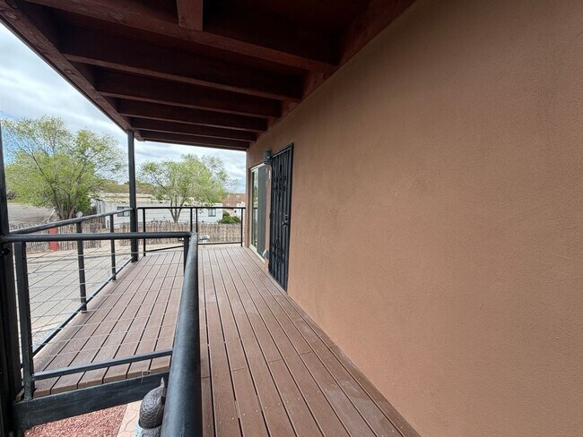 Building Photo - 1307 Rufina Ln