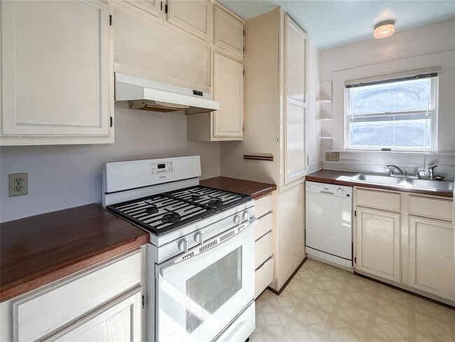 Building Photo - 4812 Ramsey Ave