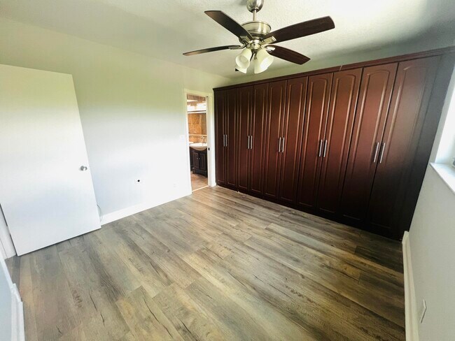 Building Photo - 1000 River Reach Dr