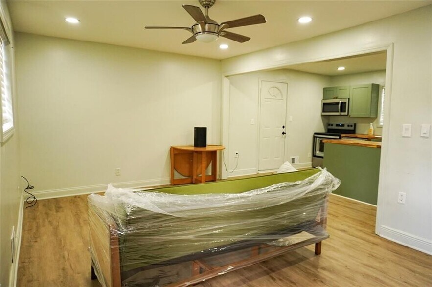 Building Photo - 1875 Dunlap Ave