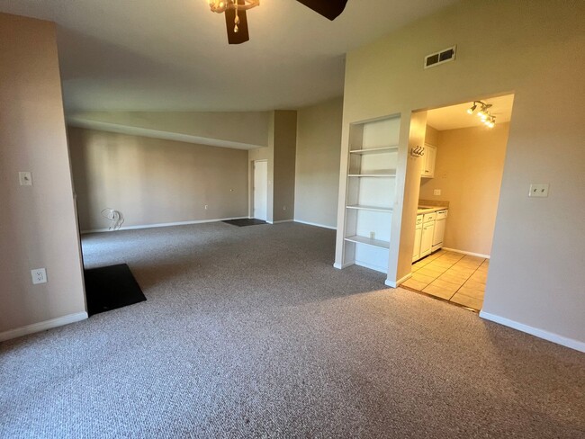 Building Photo - Lovely 2 BR/2 BA Condo in Glen Burnie!