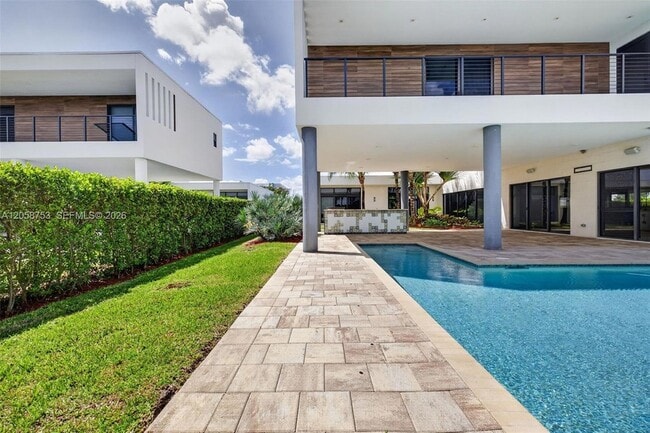 Building Photo - 16709 Botaniko Dr N