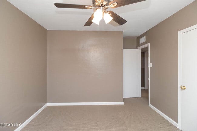 Building Photo - 321 Walsh Ln